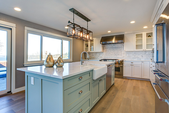 Achieving a Modern Farmhouse Kitchen with Countertops